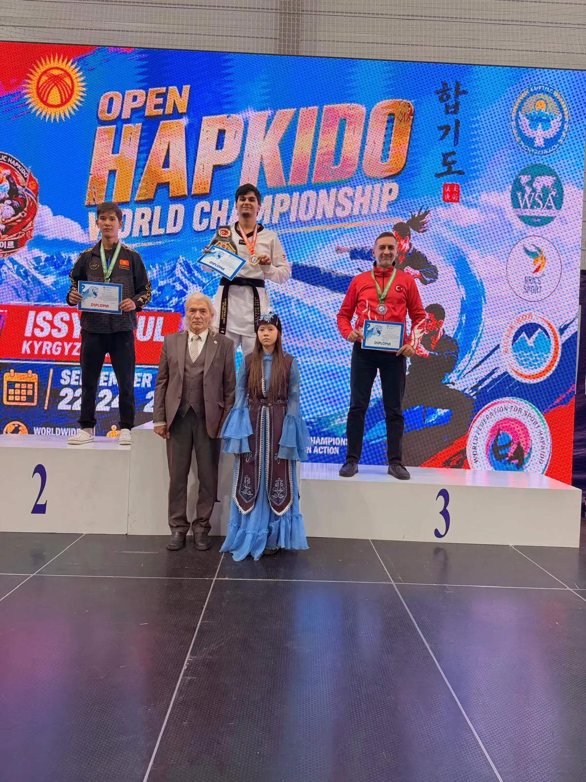 Ülkemiz adına yarışan +18 büyükler 80 kg da Bülent Halaç Bronz madalya kazandı